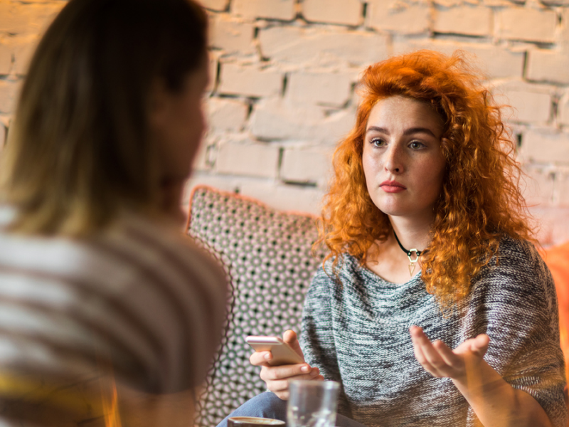 Therapist and teen talking about how to identify if their friend is a narcissist