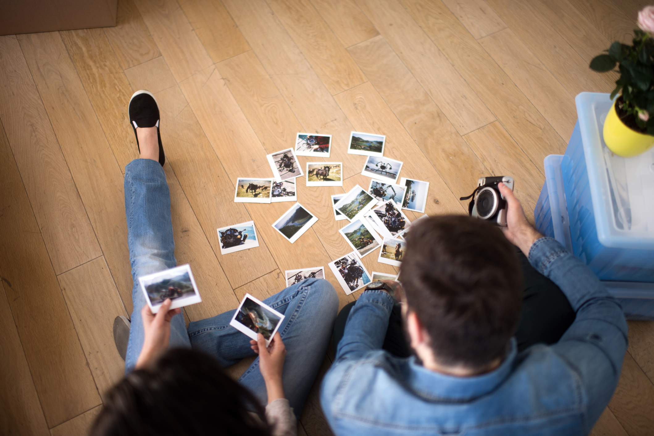 Couple going through old photos to parse together blank spots in her memory.